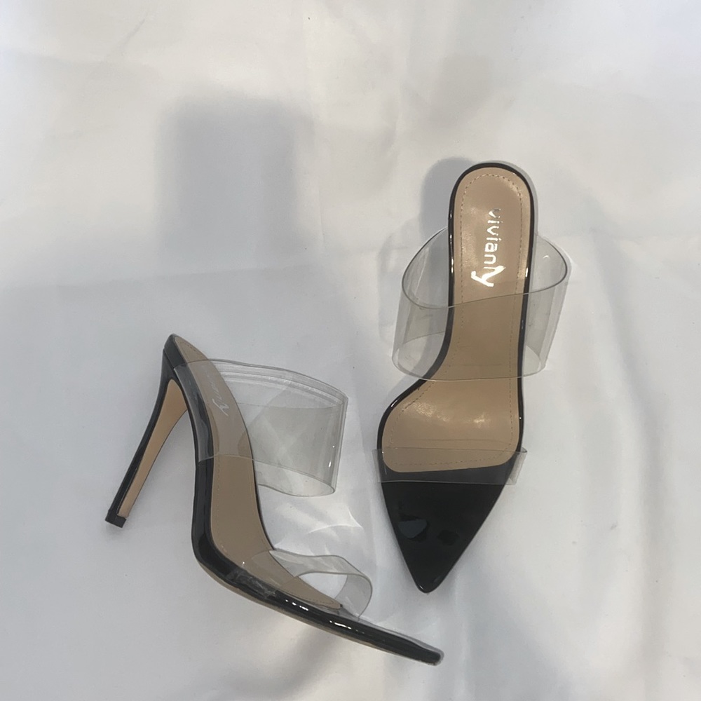 Women’s pointed toe heels size 7